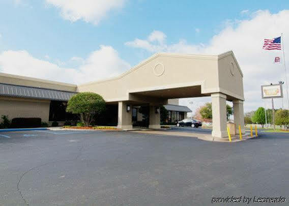 Clarion Inn & Suites Dothan South Exterior foto